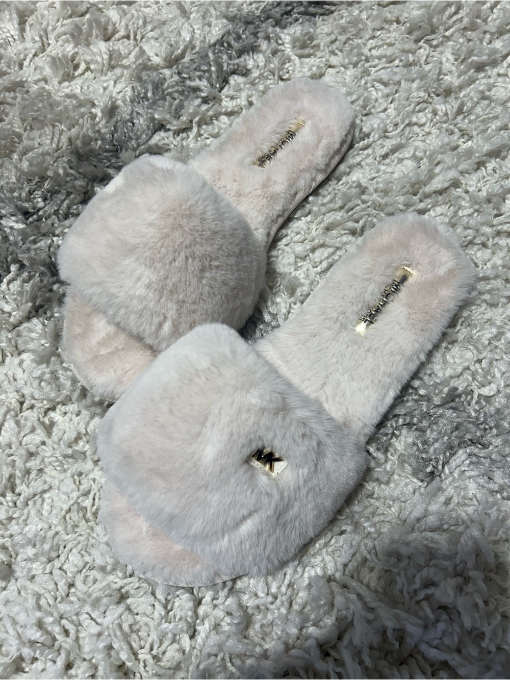 NWT- Michael Kors Faux-Fur Slide Slippers in Light Beige with gold accent